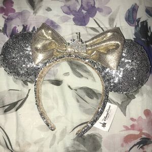 Disneyland castle ears! New never been worn.